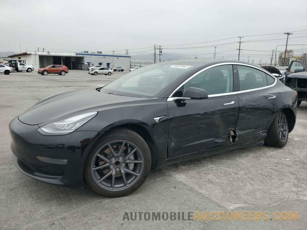 5YJ3E1EA1KF399043 TESLA MODEL 3 2019