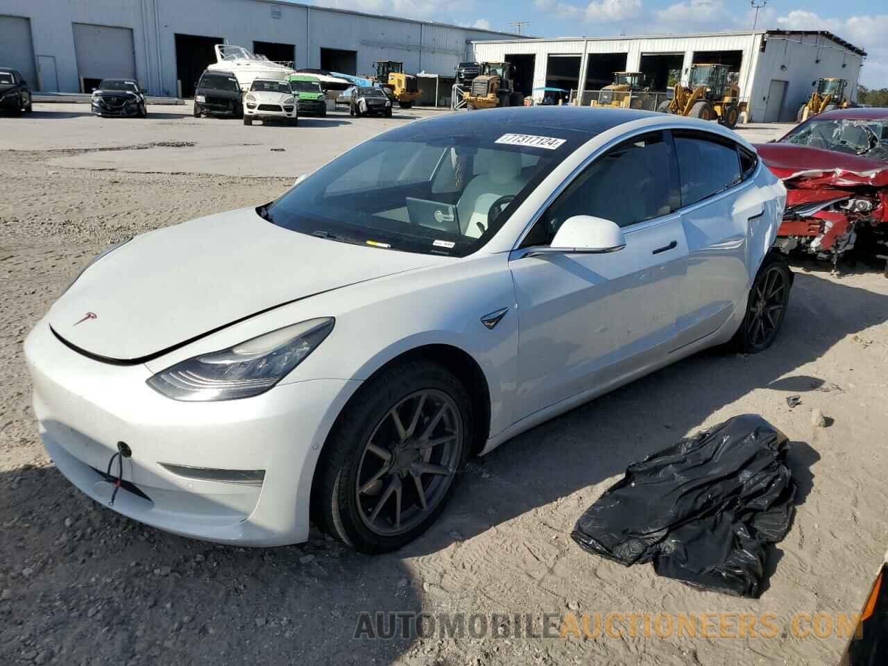 5YJ3E1EA1KF417797 TESLA MODEL 3 2019