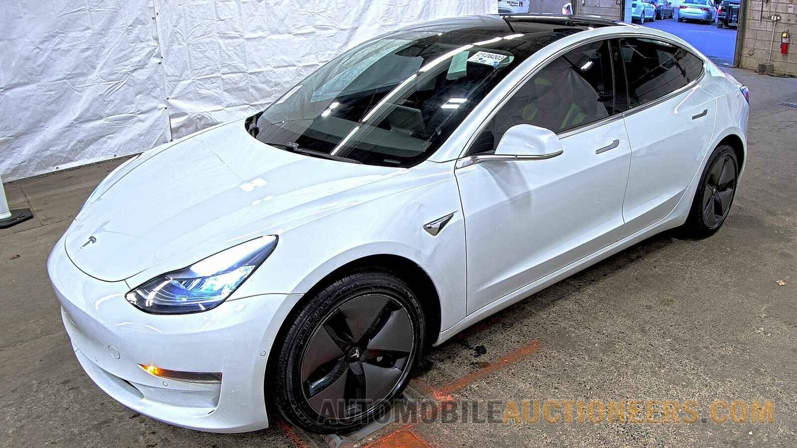 5YJ3E1EA1KF483704 Tesla Model 3 2019