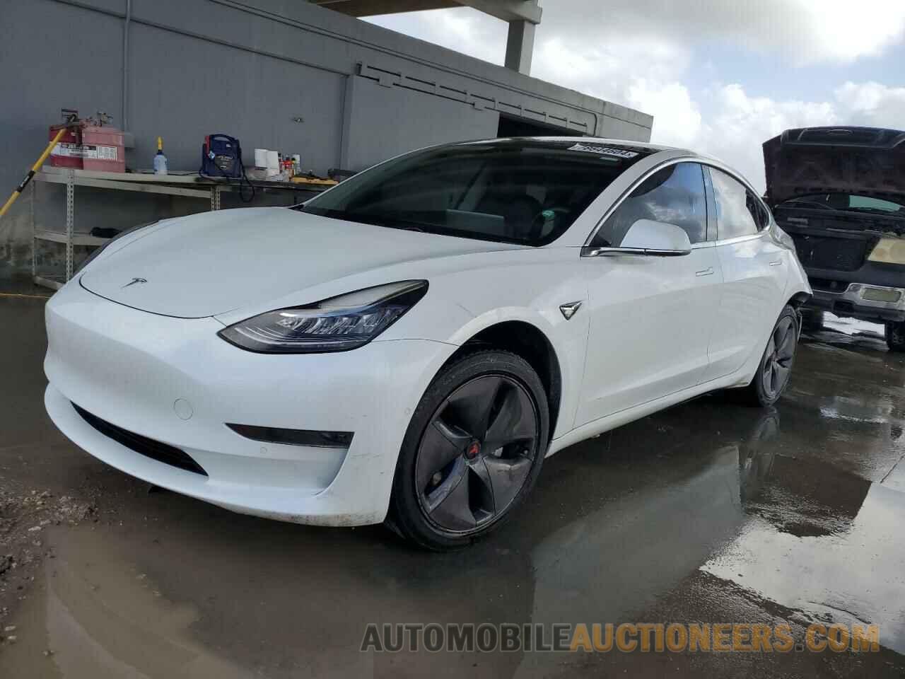 5YJ3E1EA1KF483749 TESLA MODEL 3 2019