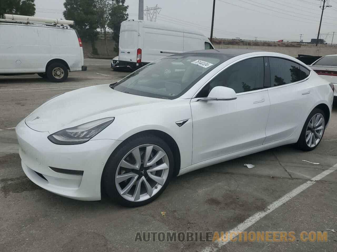 5YJ3E1EA1LF806909 TESLA MODEL 3 2020