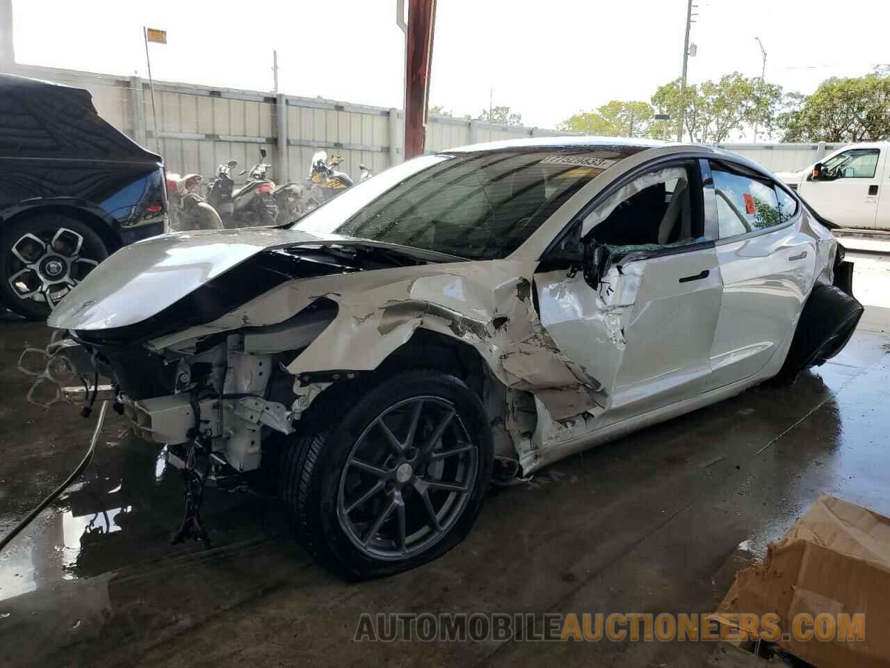 5YJ3E1EA1MF083516 TESLA MODEL 3 2021