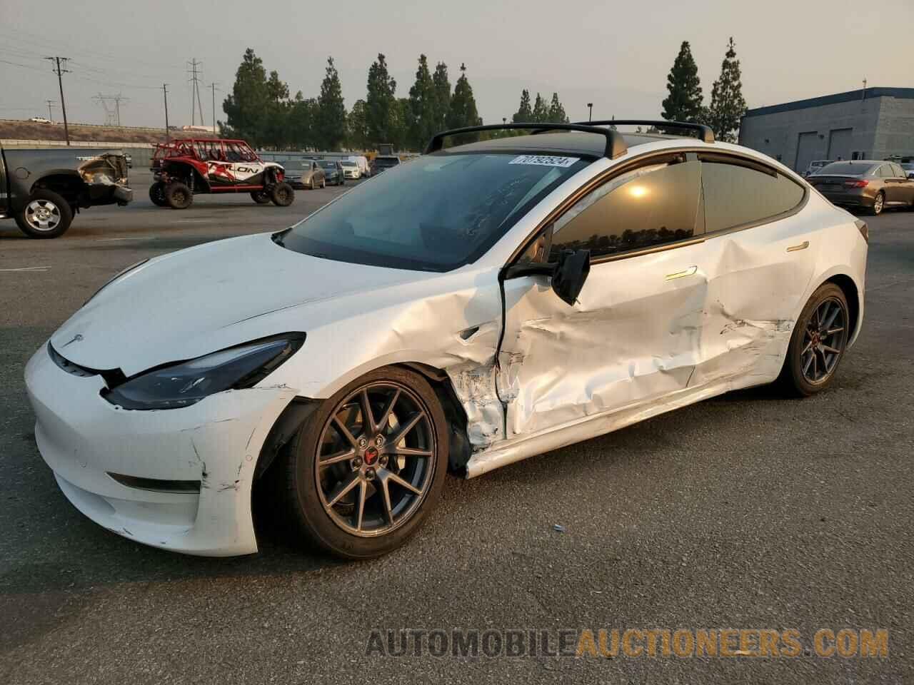 5YJ3E1EA1MF907823 TESLA MODEL 3 2021