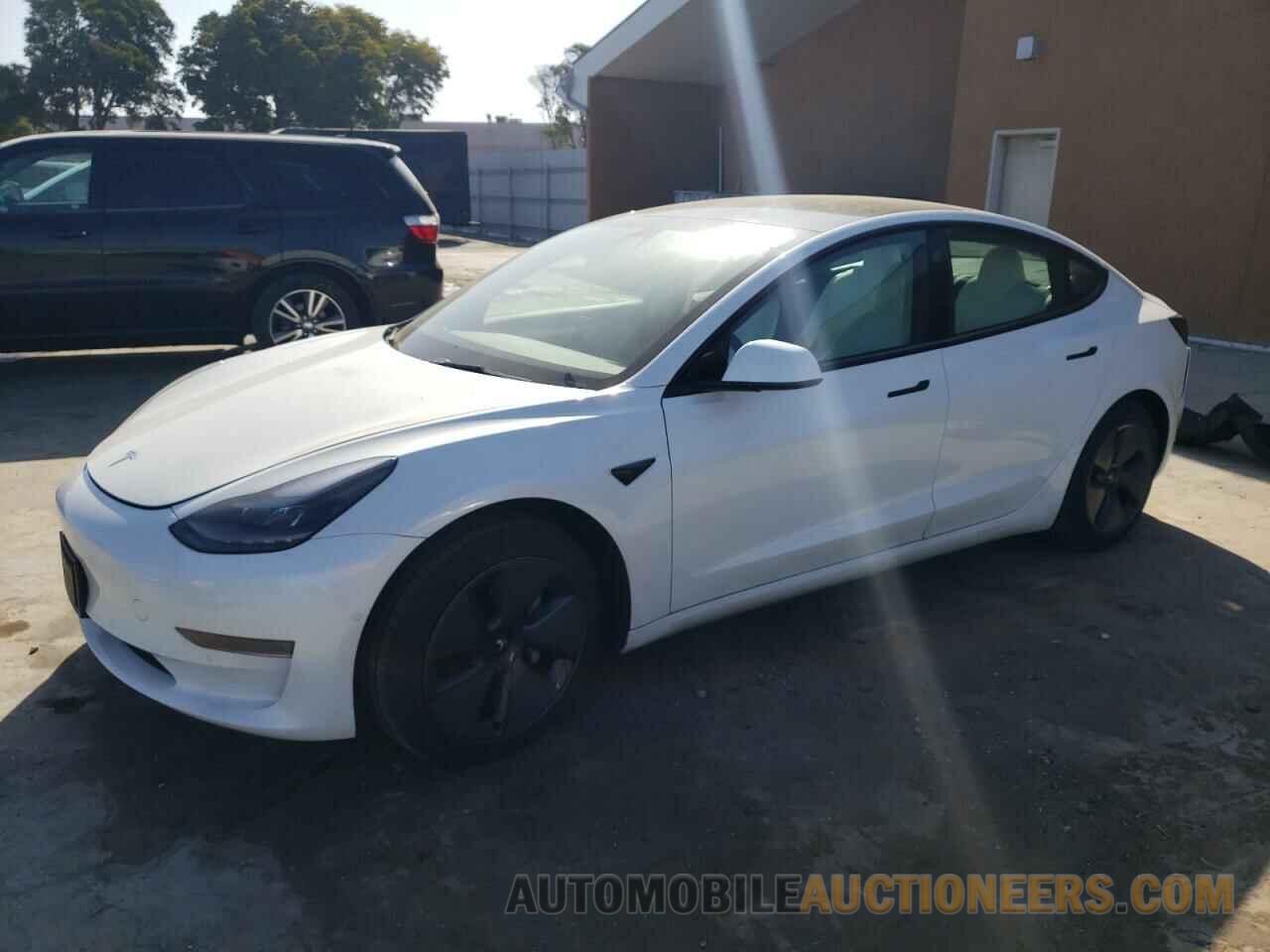 5YJ3E1EA1NF121697 TESLA MODEL 3 2022