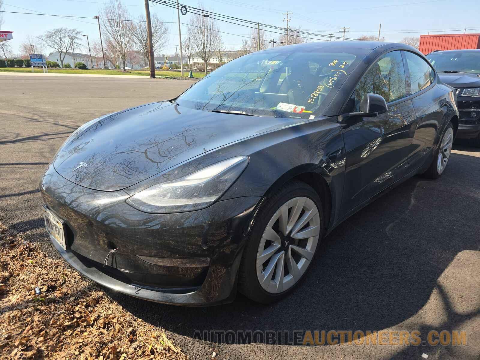 5YJ3E1EA1NF185822 Tesla Model 3 2022