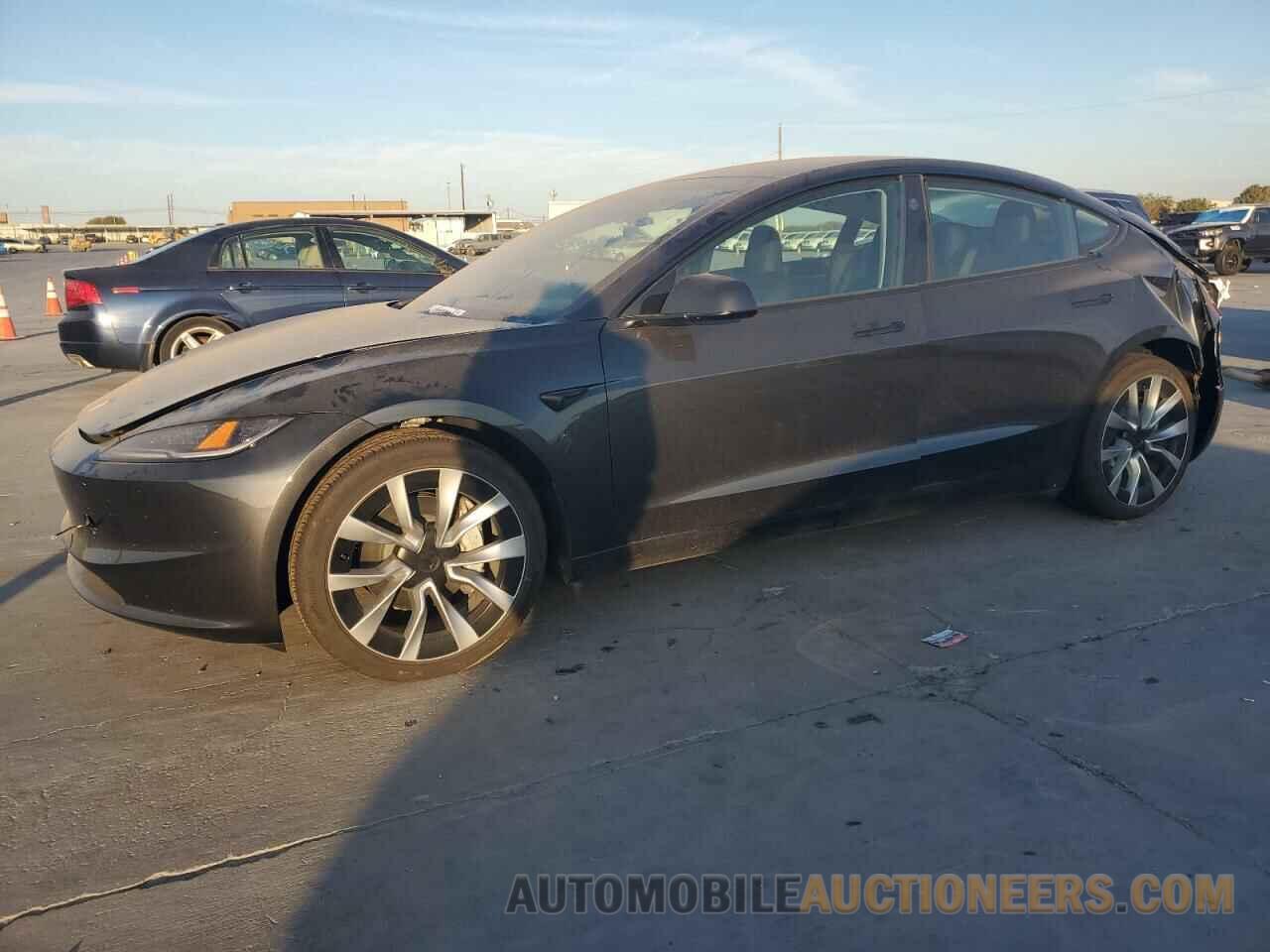 5YJ3E1EA1RF766582 TESLA MODEL 3 2024