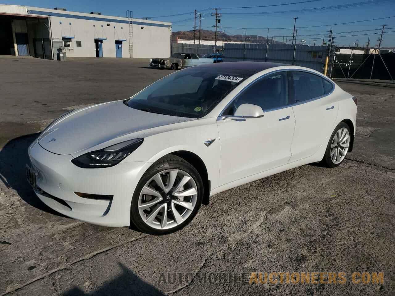 5YJ3E1EA2JF009985 TESLA MODEL 3 2018