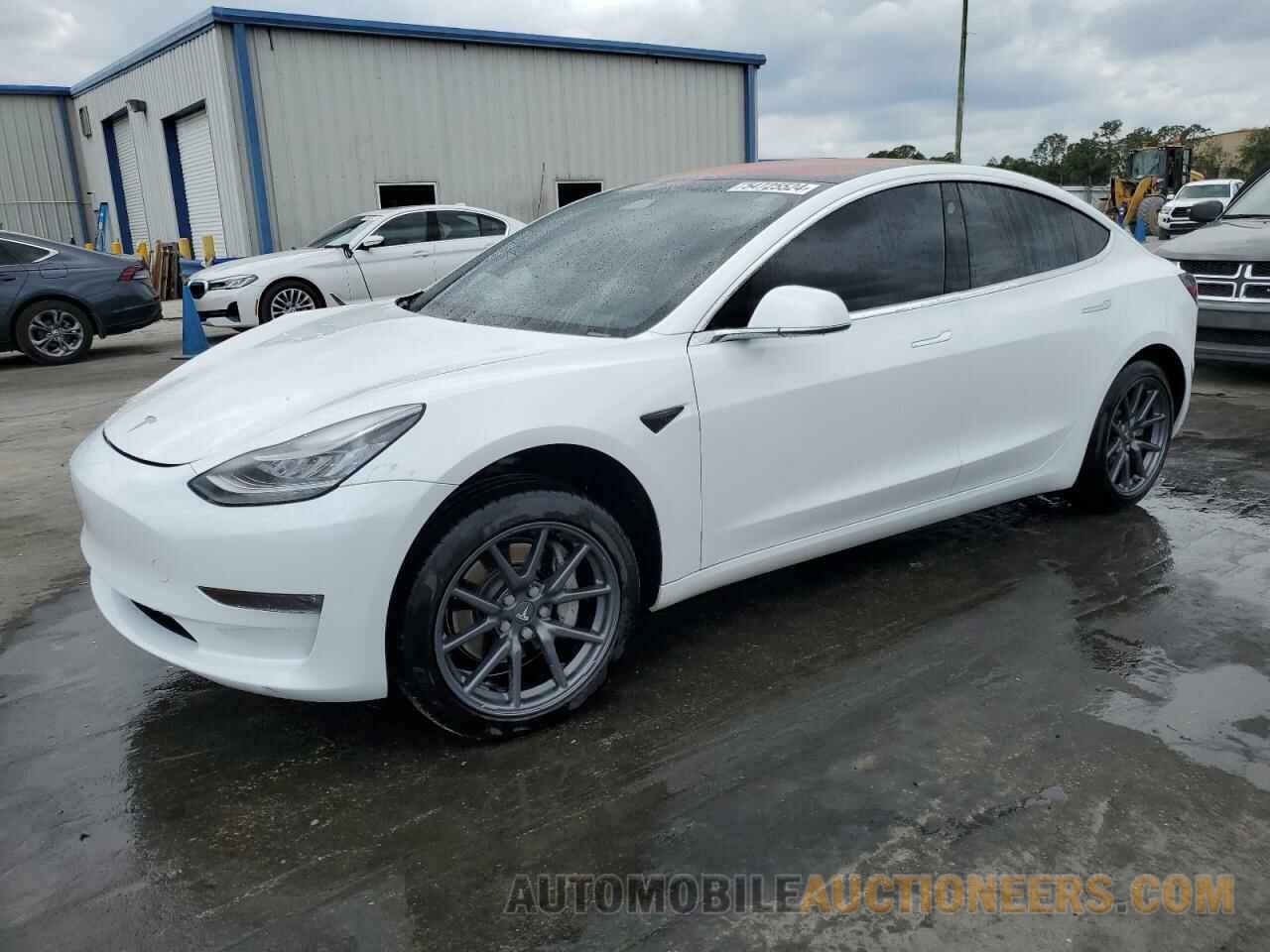 5YJ3E1EA2JF010635 TESLA MODEL 3 2018