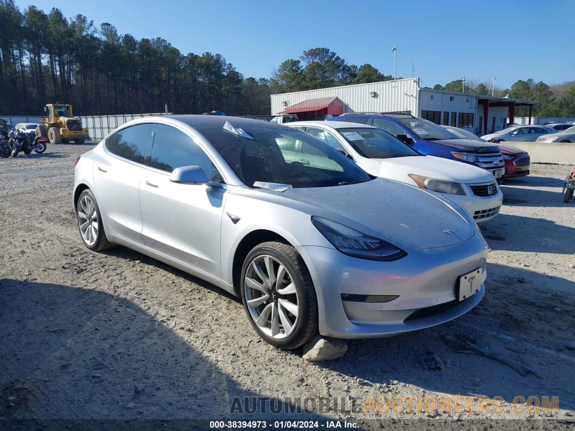 5YJ3E1EA2JF015298 TESLA MODEL 3 2018