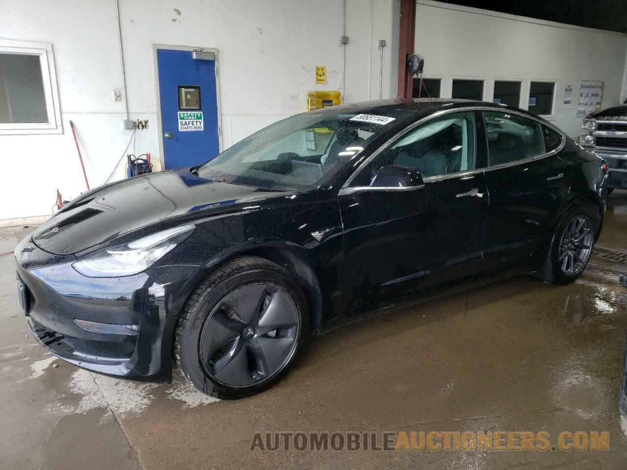 5YJ3E1EA2JF034451 TESLA MODEL 3 2018