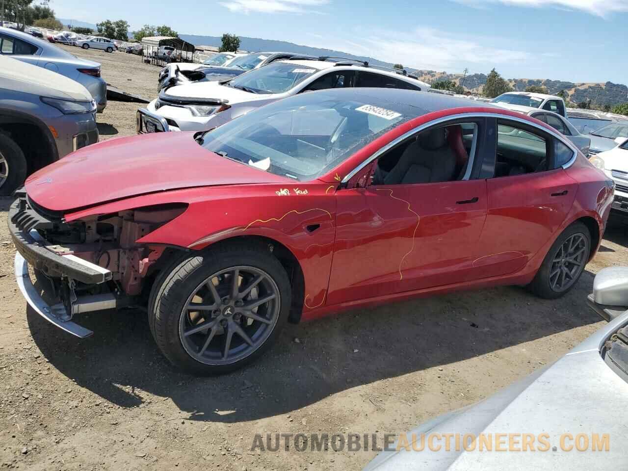 5YJ3E1EA2JF043571 TESLA MODEL 3 2018