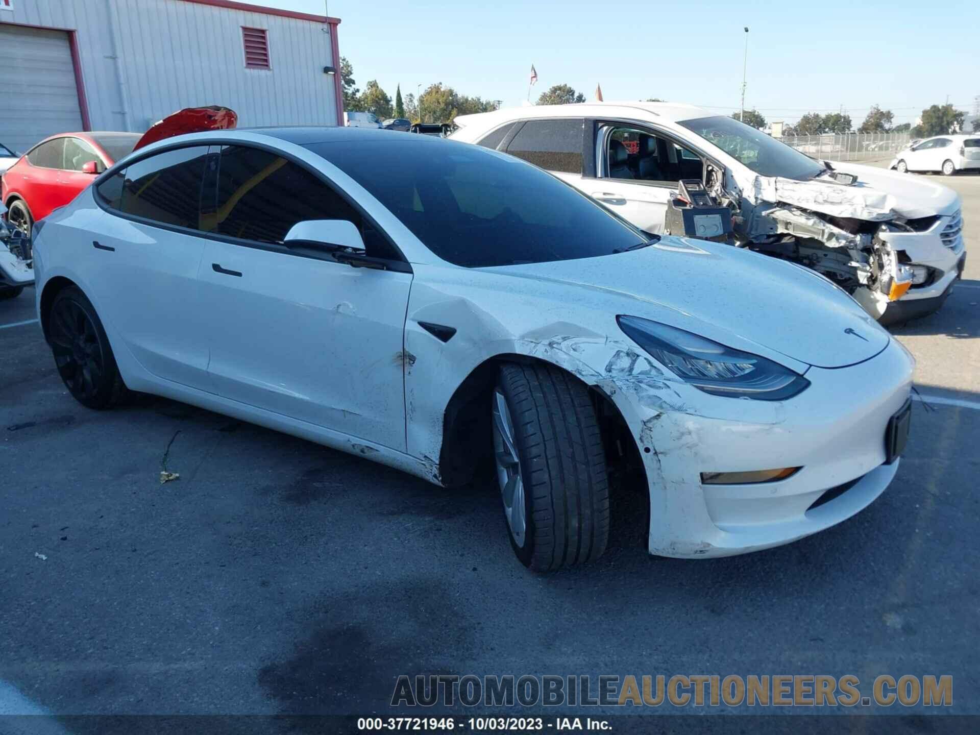 5YJ3E1EA2JF049063 TESLA MODEL 3 2018