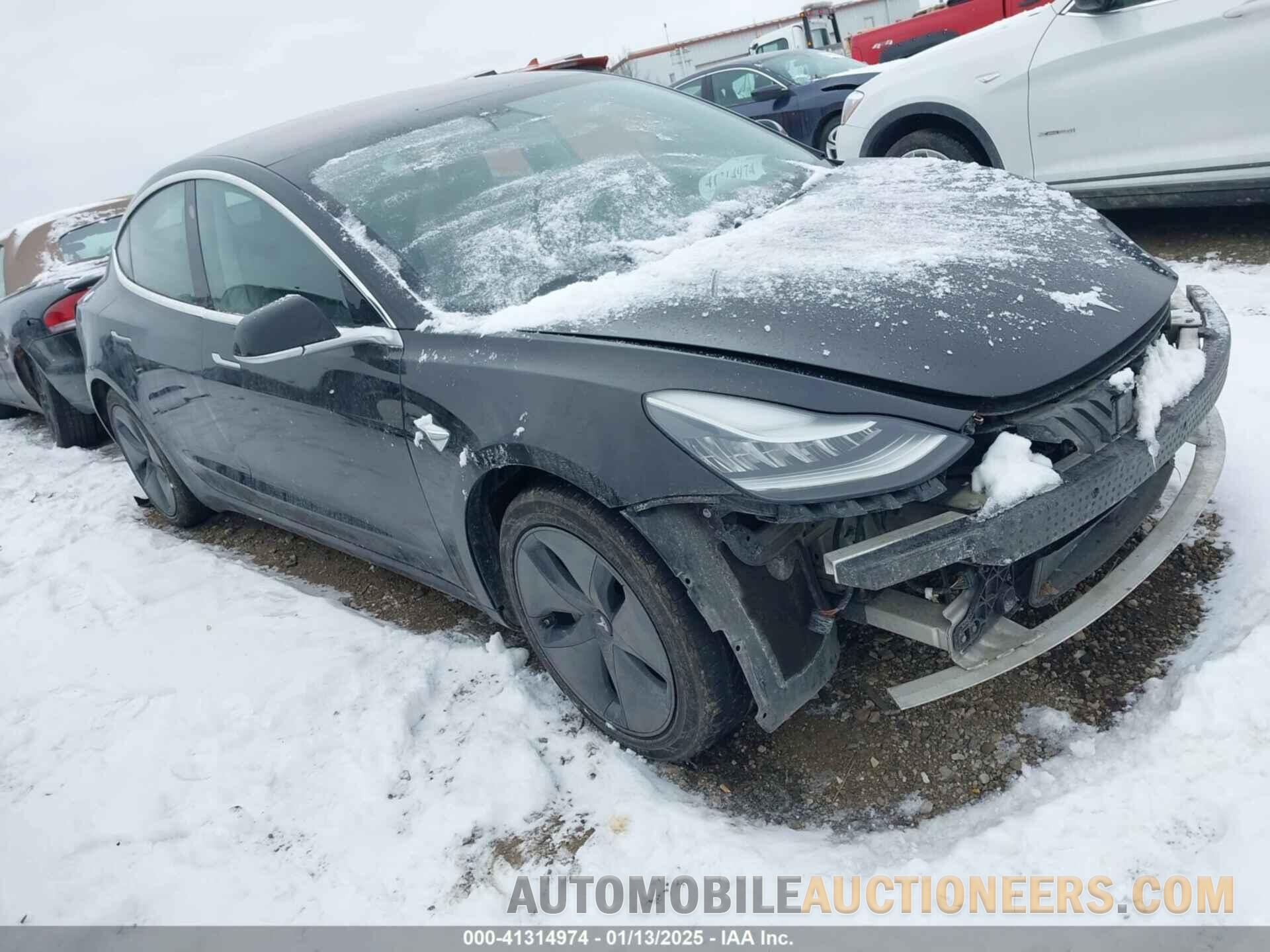 5YJ3E1EA2JF071855 TESLA MODEL 3 2018