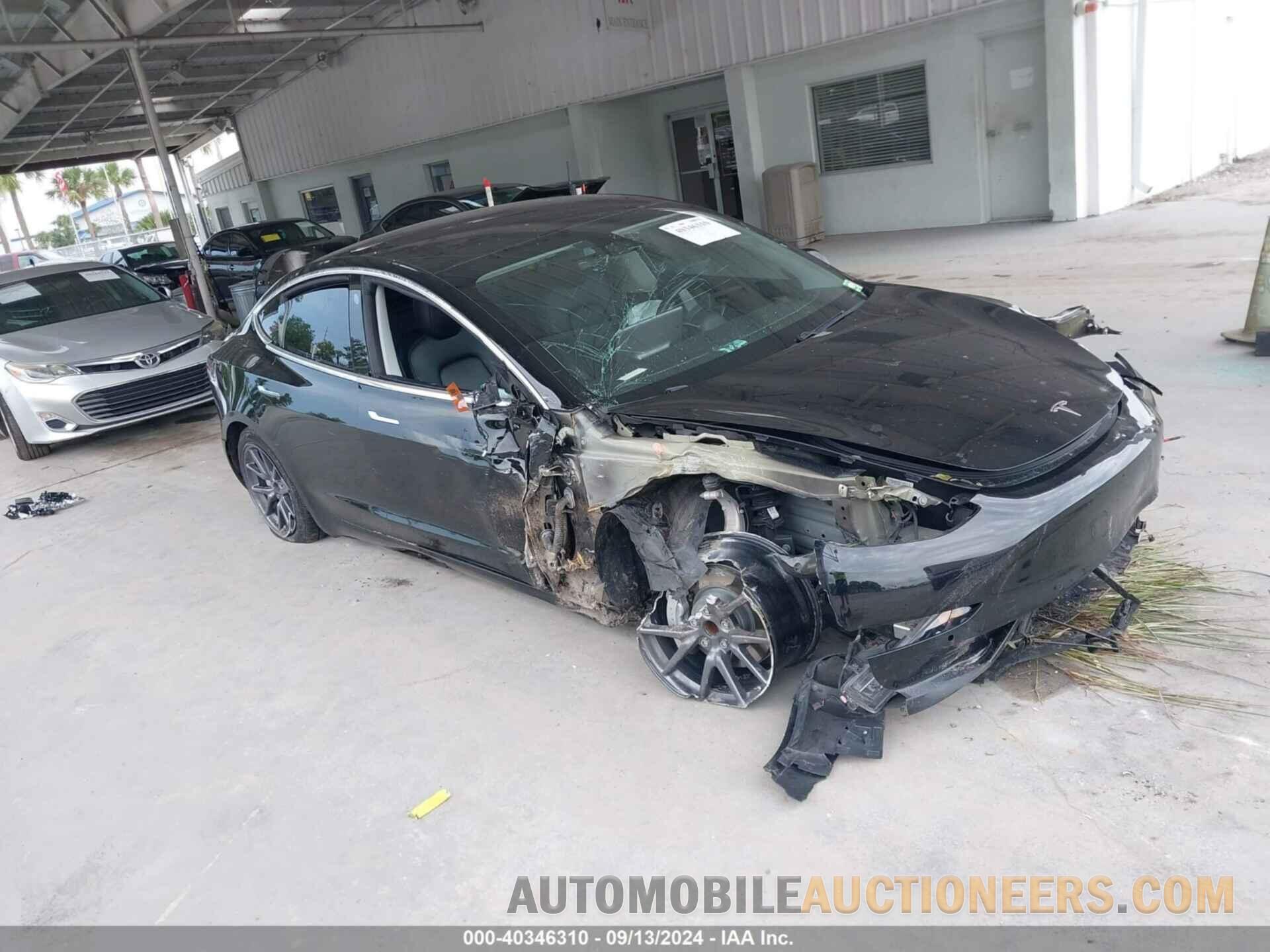 5YJ3E1EA2JF156677 TESLA MODEL 3 2018