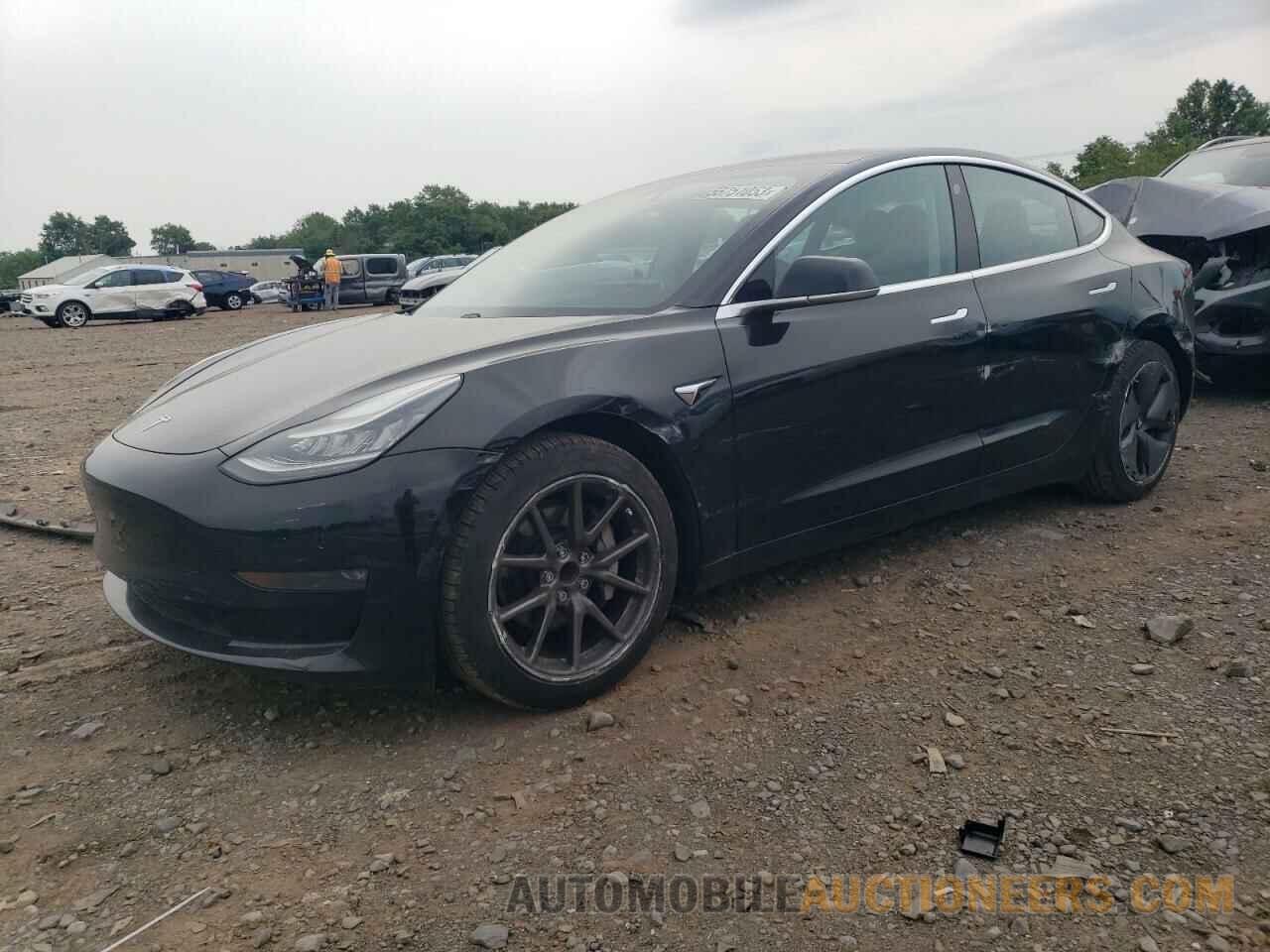 5YJ3E1EA2JF157019 TESLA MODEL 3 2018