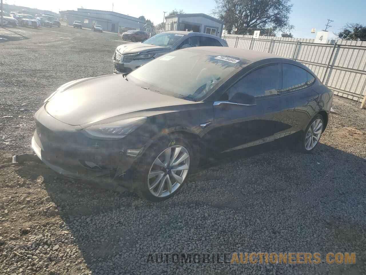 5YJ3E1EA2JF157389 TESLA MODEL 3 2018