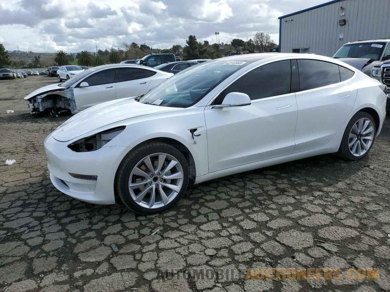 5YJ3E1EA2JF164827 TESLA MODEL 3 2018