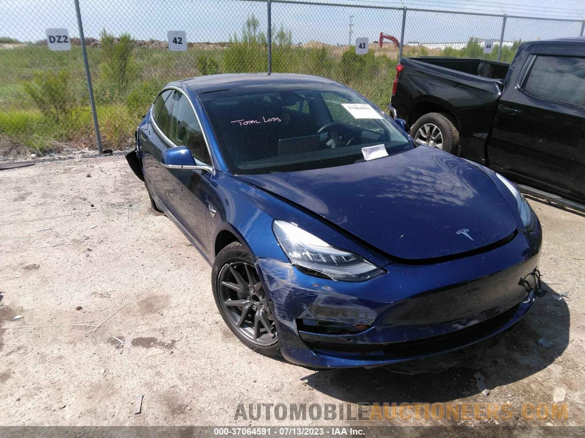 5YJ3E1EA2KF299565 TESLA MODEL 3 2019