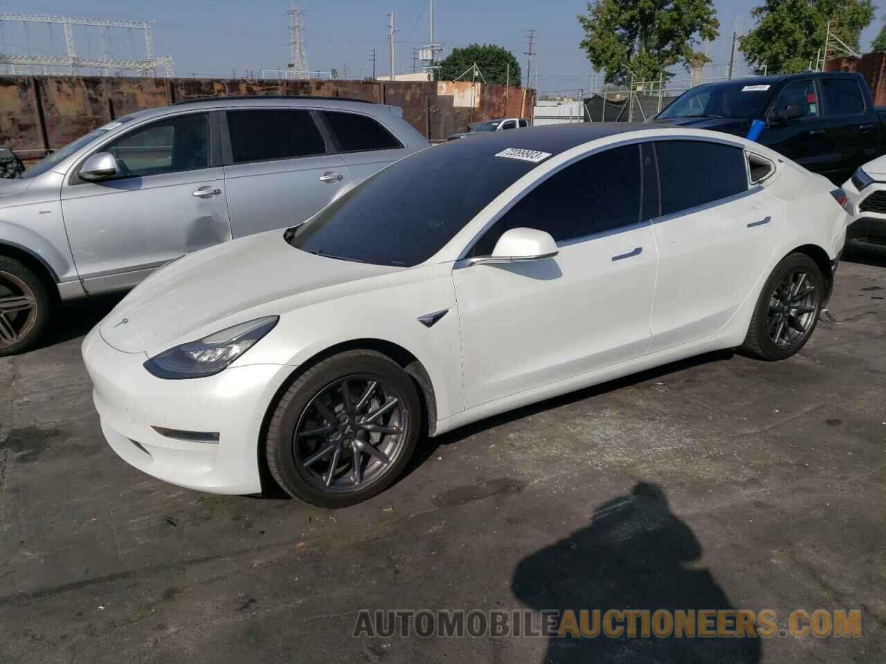 5YJ3E1EA2KF300097 TESLA MODEL 3 2019