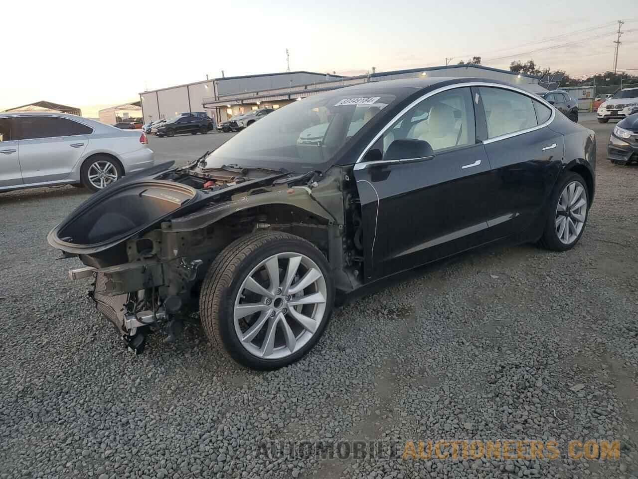 5YJ3E1EA2KF327736 TESLA MODEL 3 2019