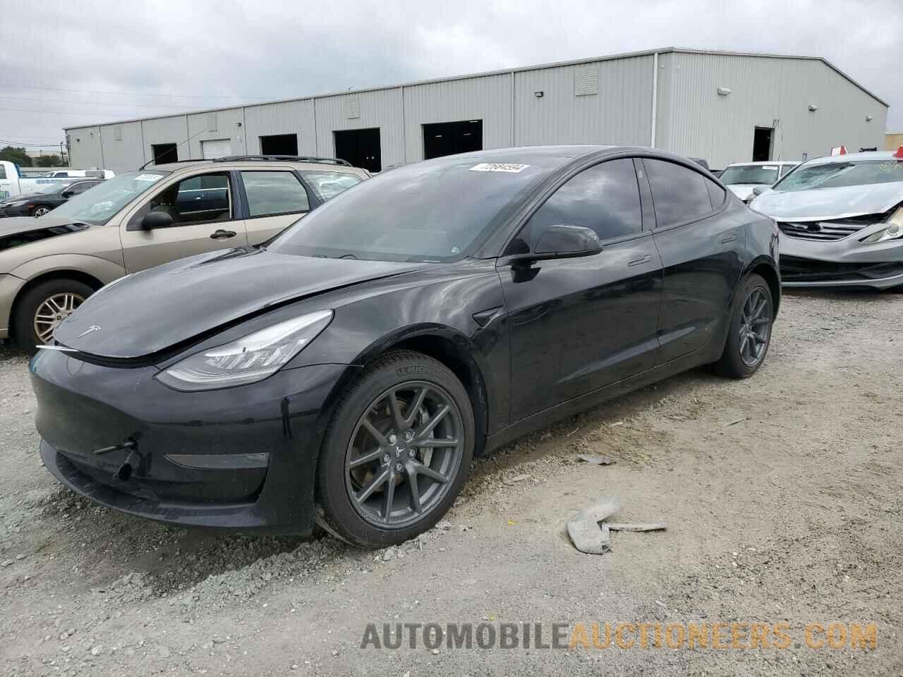 5YJ3E1EA2KF396121 TESLA MODEL 3 2019