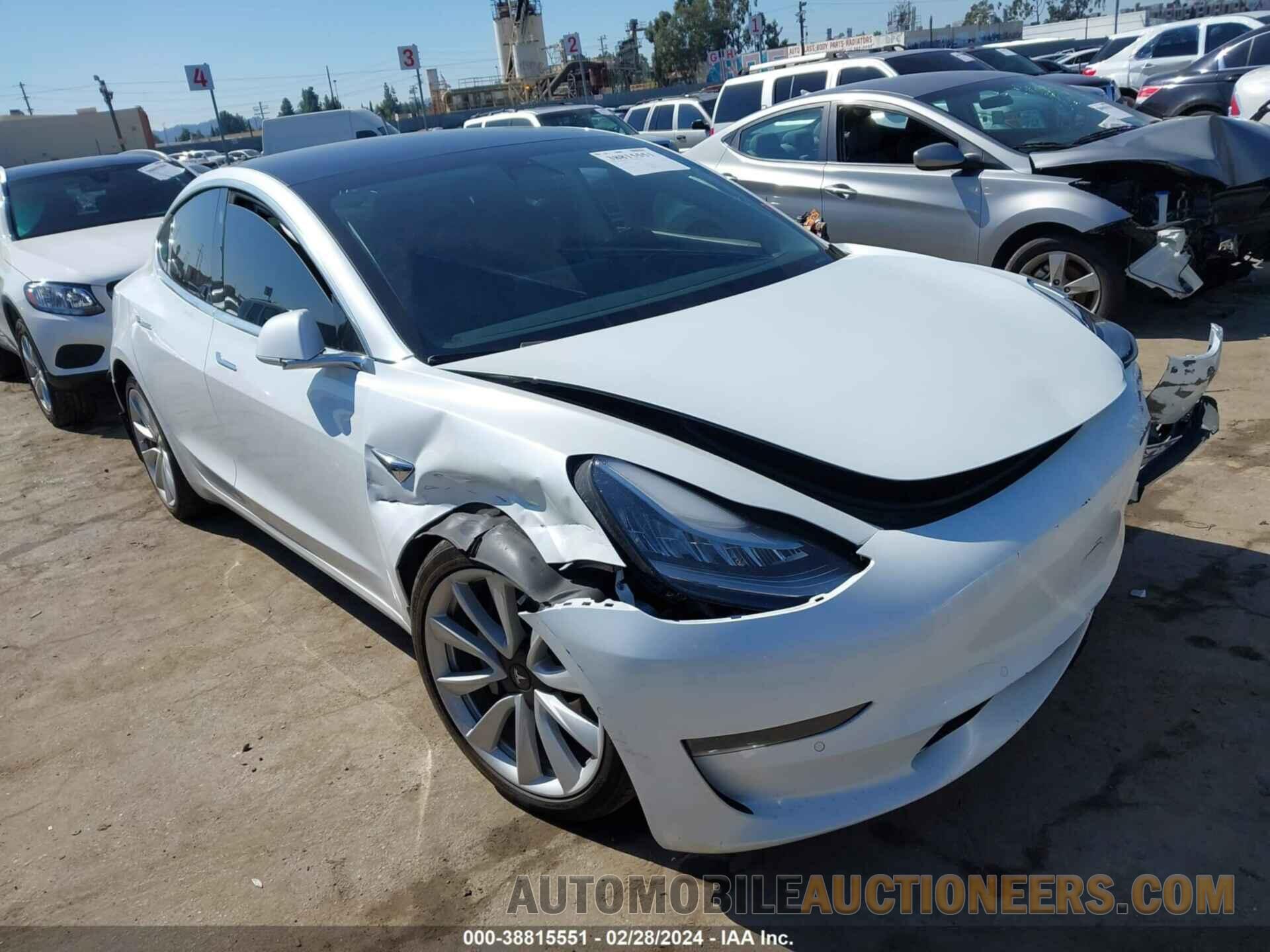 5YJ3E1EA2KF529900 TESLA MODEL 3 2019