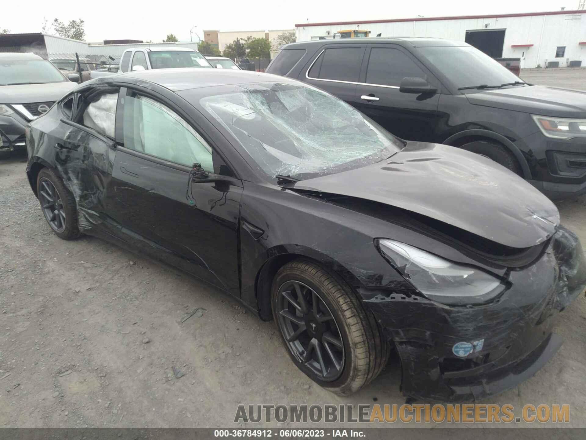 5YJ3E1EA2MF013572 TESLA MODEL 3 2021