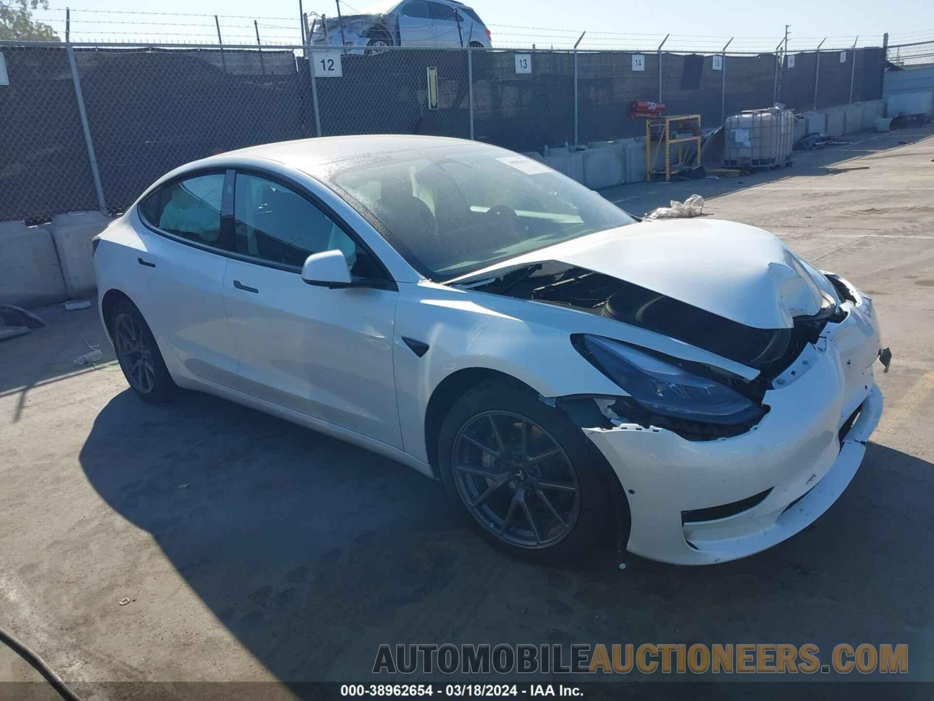 5YJ3E1EA2MF923223 TESLA MODEL 3 2021