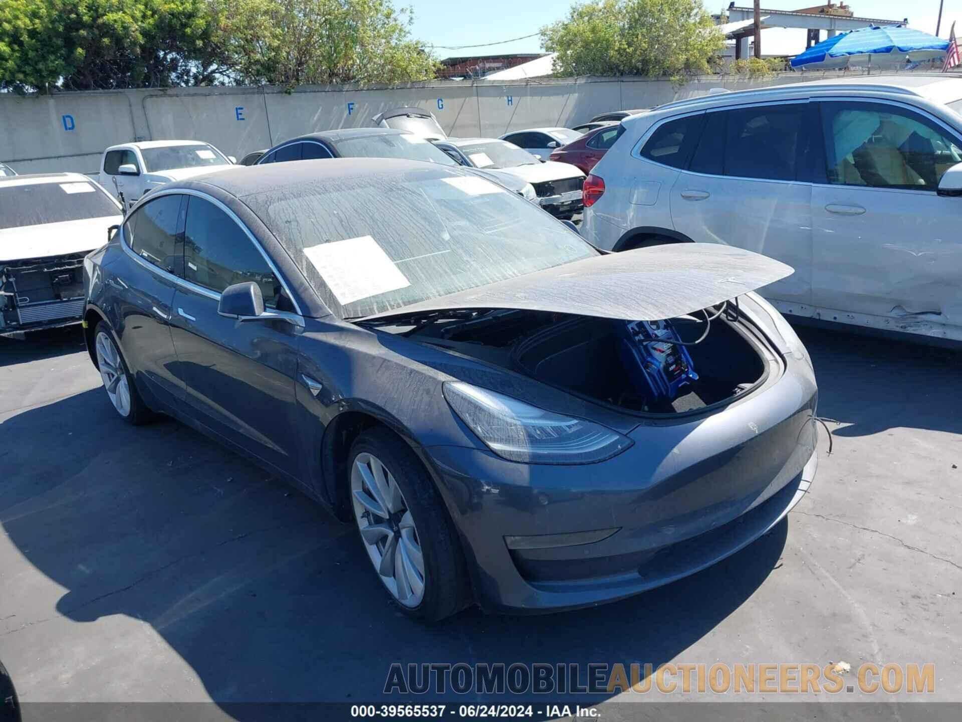 5YJ3E1EA3JF015200 TESLA MODEL 3 2018