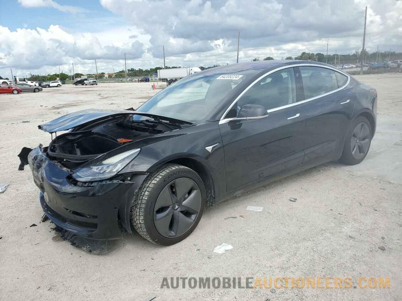 5YJ3E1EA3JF016198 TESLA MODEL 3 2018