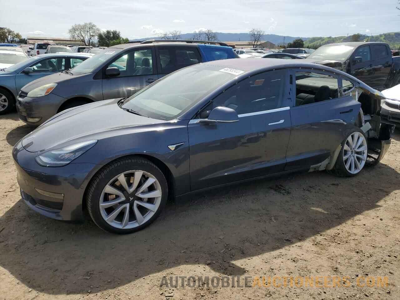 5YJ3E1EA3JF017738 TESLA MODEL 3 2018