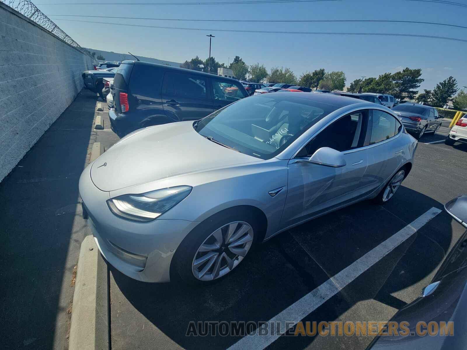 5YJ3E1EA3JF017870 Tesla Model 3 2018