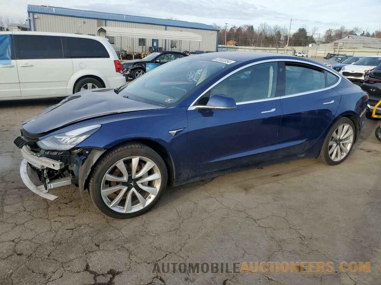 5YJ3E1EA3JF032935 TESLA MODEL 3 2018