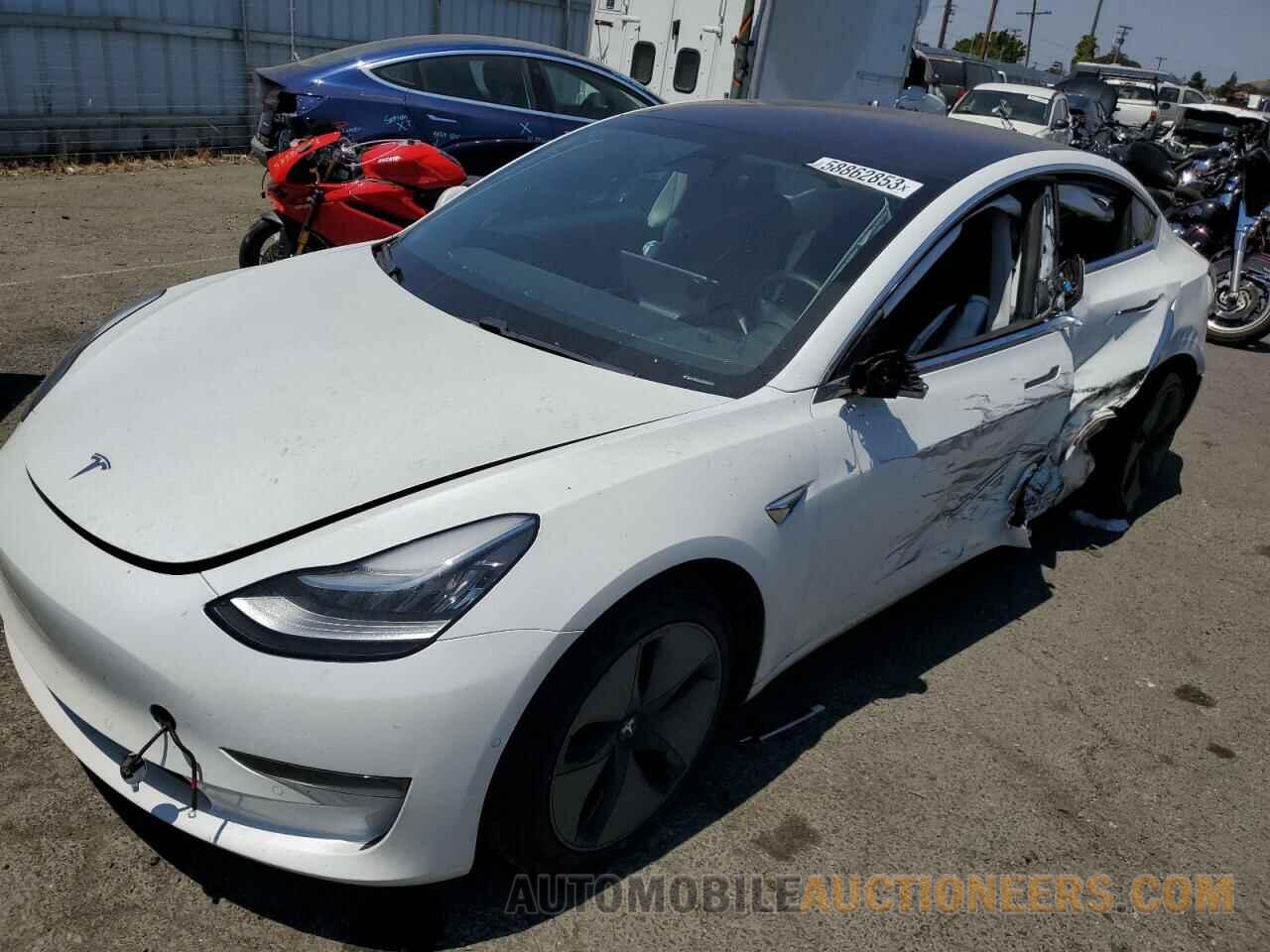 5YJ3E1EA3JF042011 TESLA MODEL 3 2018