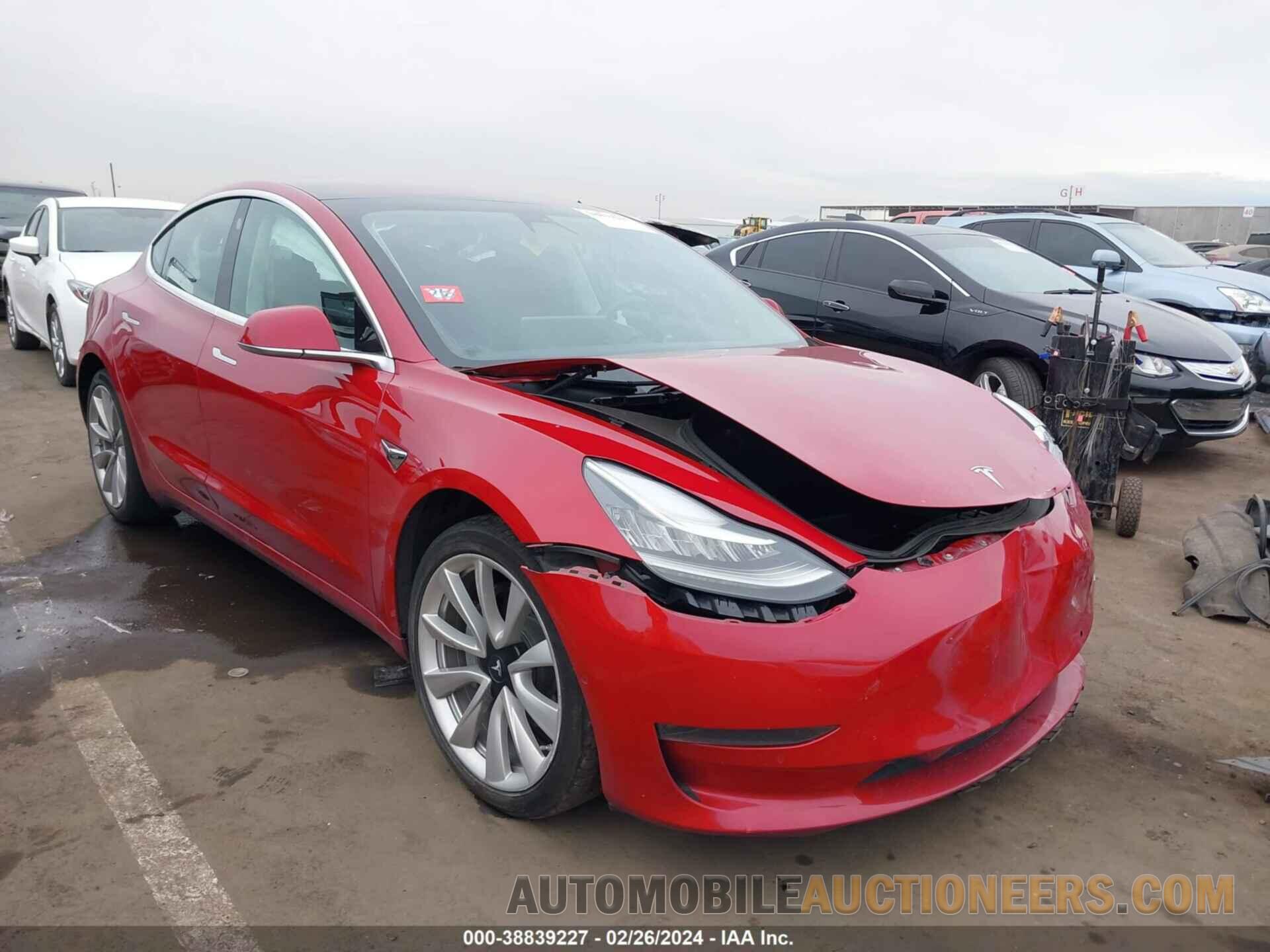 5YJ3E1EA3JF048973 TESLA MODEL 3 2018