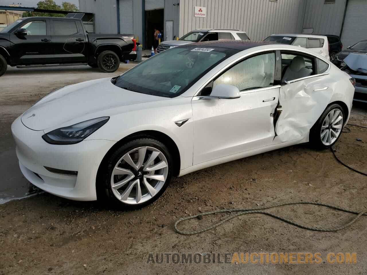 5YJ3E1EA3KF302621 TESLA MODEL 3 2019