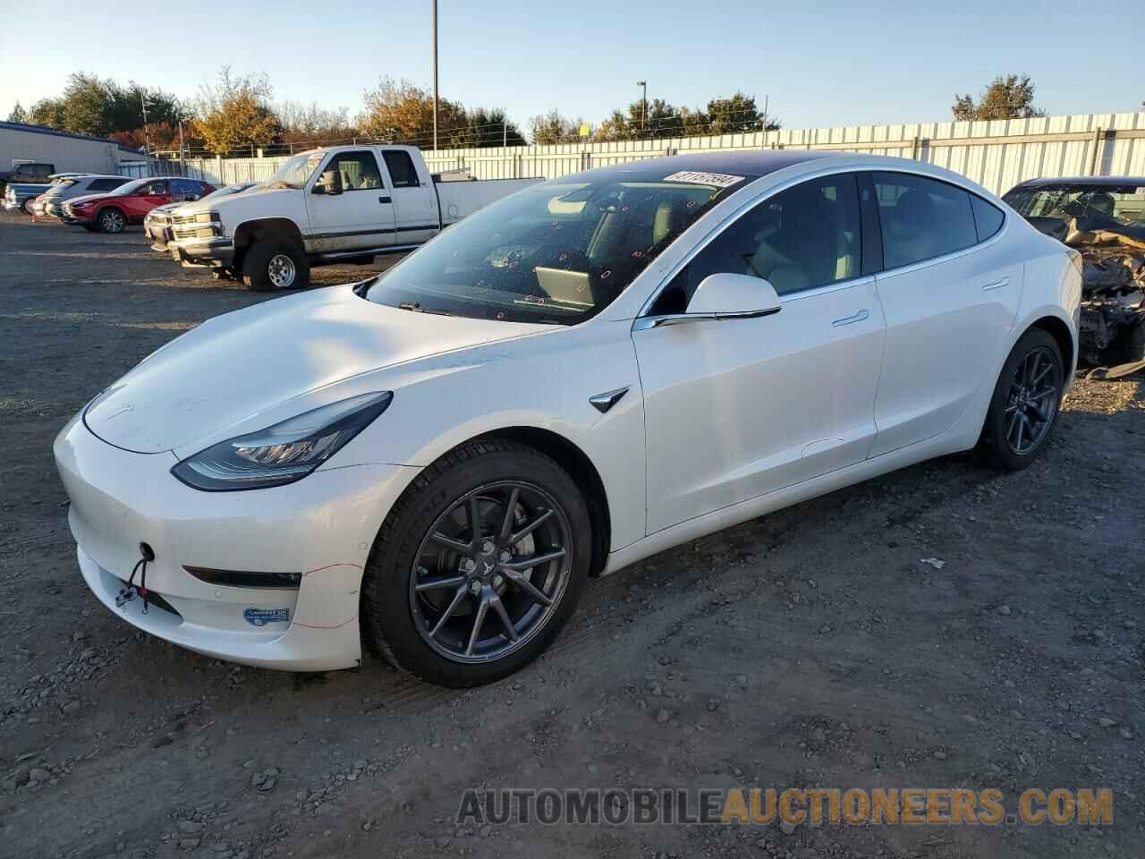 5YJ3E1EA3KF326465 TESLA MODEL 3 2019