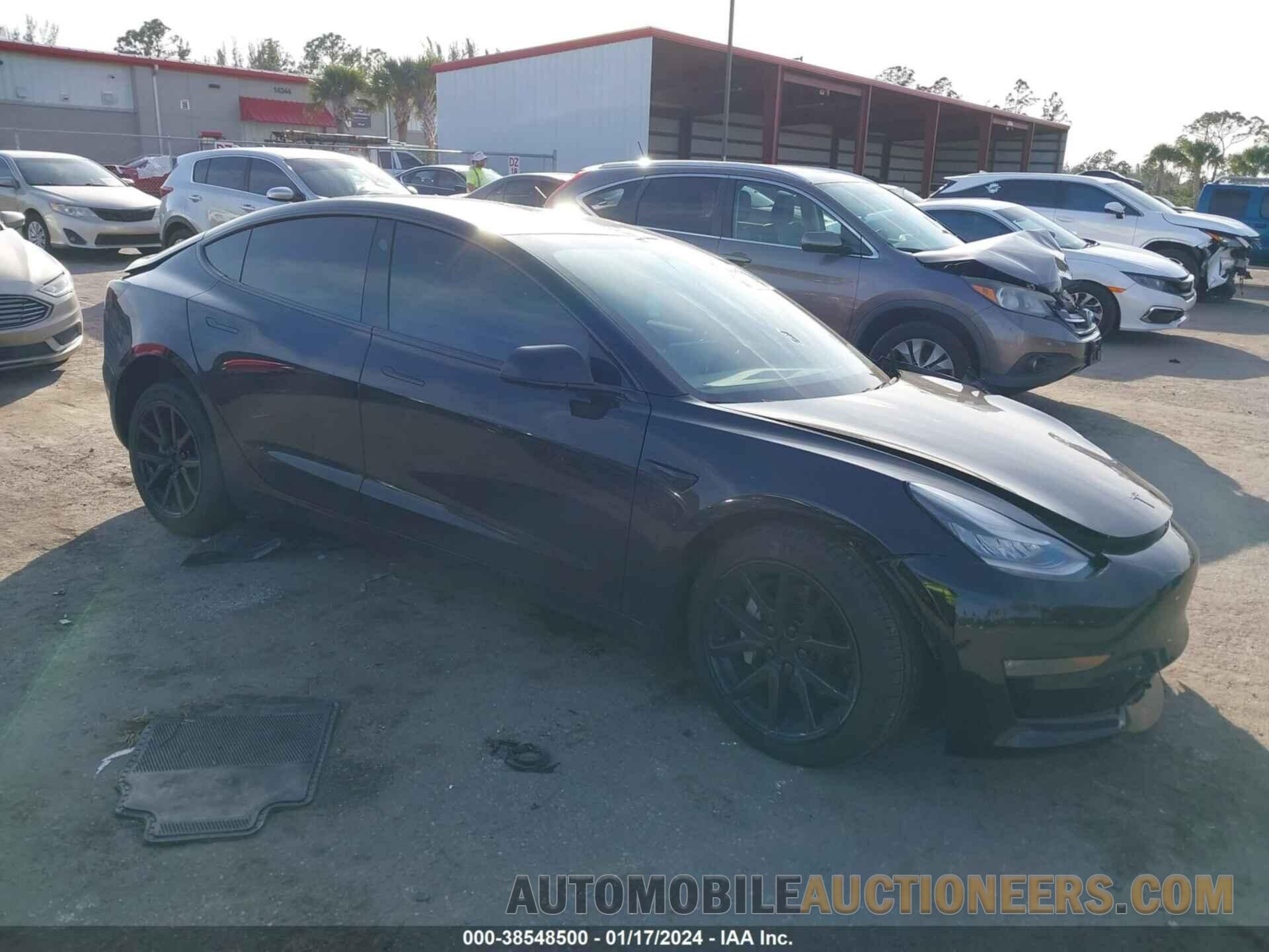 5YJ3E1EA3KF402637 TESLA MODEL 3 2019