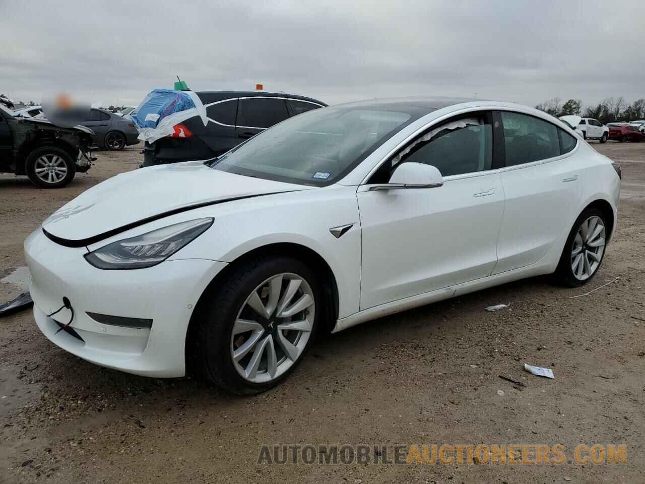 5YJ3E1EA3KF476589 TESLA MODEL 3 2019