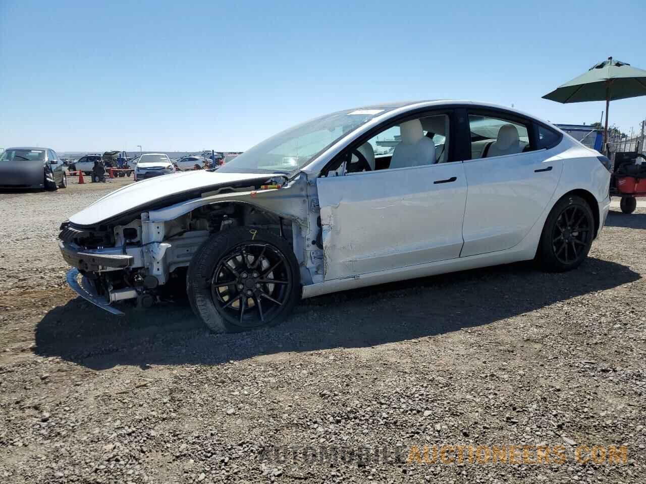 5YJ3E1EA3MF877904 TESLA MODEL 3 2021