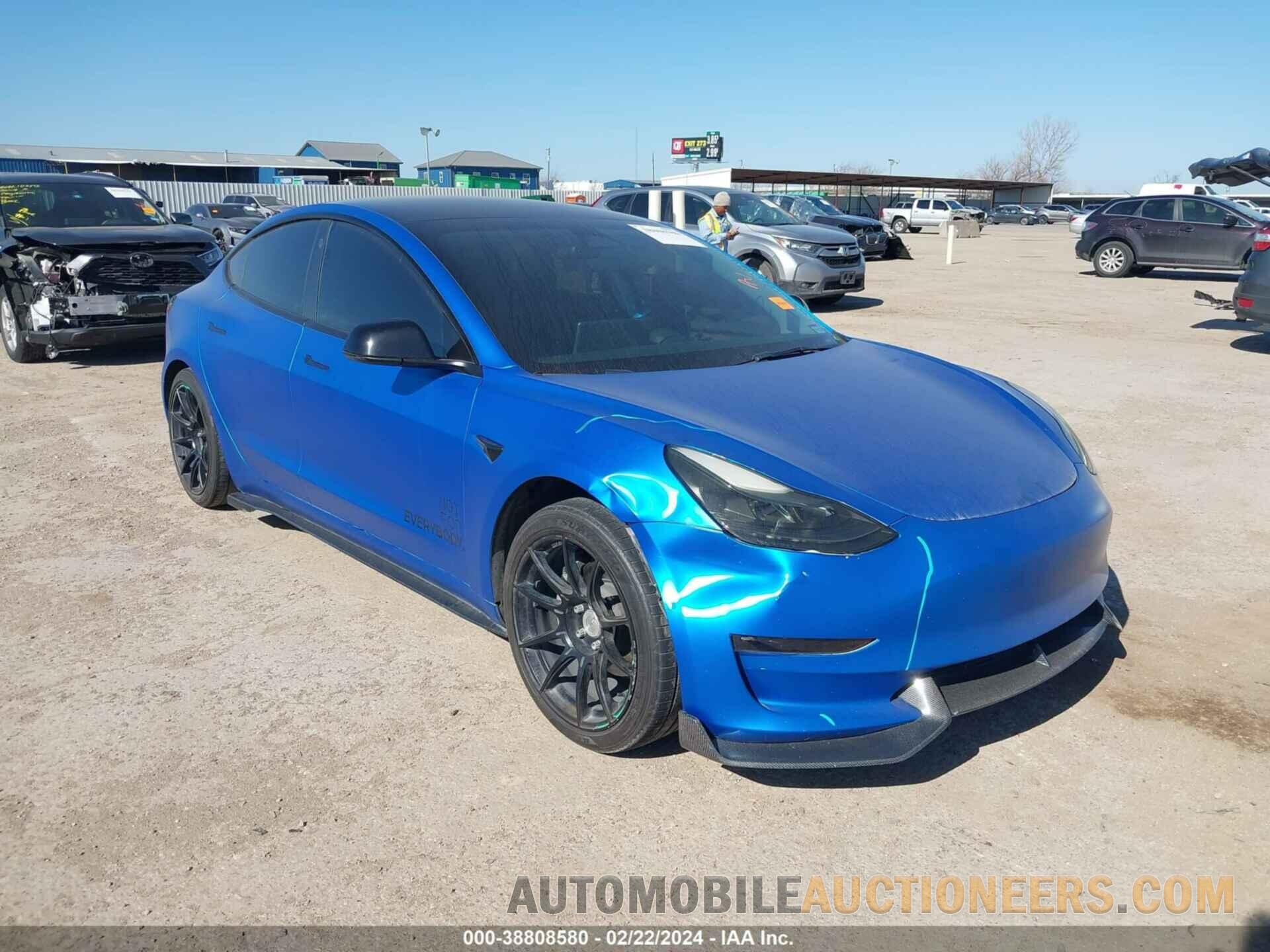 5YJ3E1EA3NF318533 TESLA MODEL 3 2022