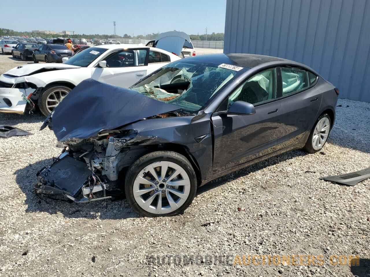 5YJ3E1EA3PF438433 TESLA MODEL 3 2023