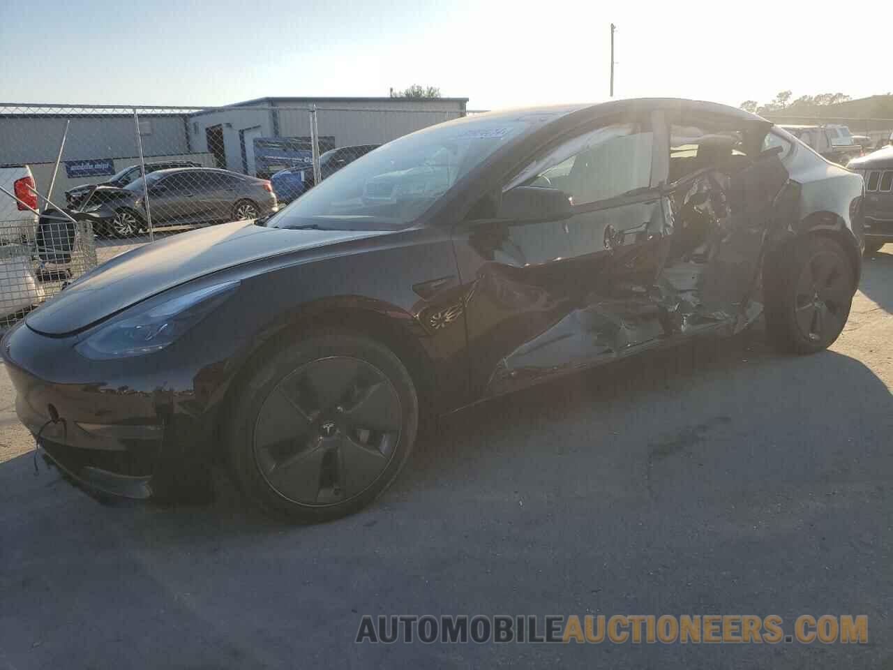 5YJ3E1EA3PF454129 TESLA MODEL 3 2023