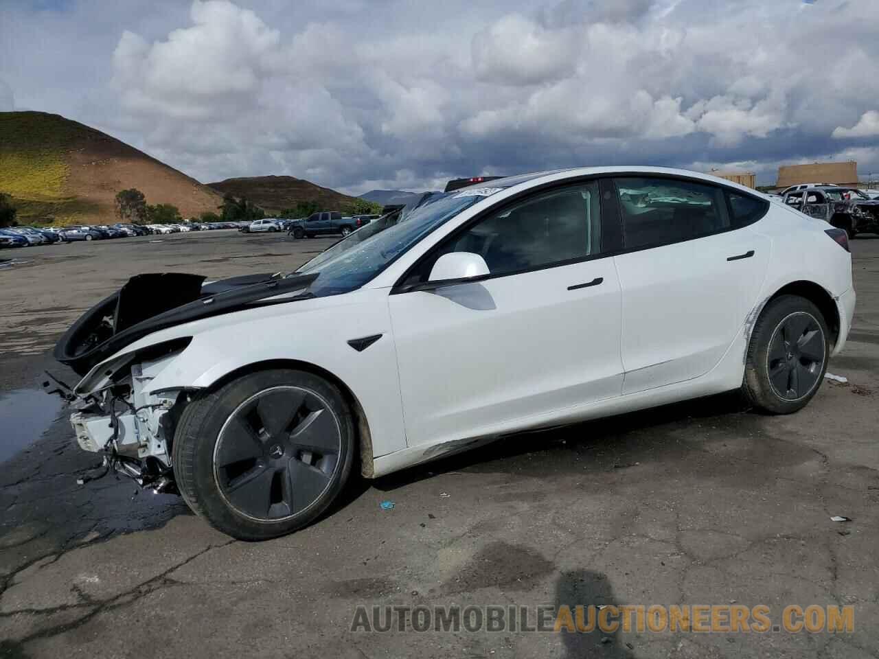 5YJ3E1EA3PF563898 TESLA MODEL 3 2023