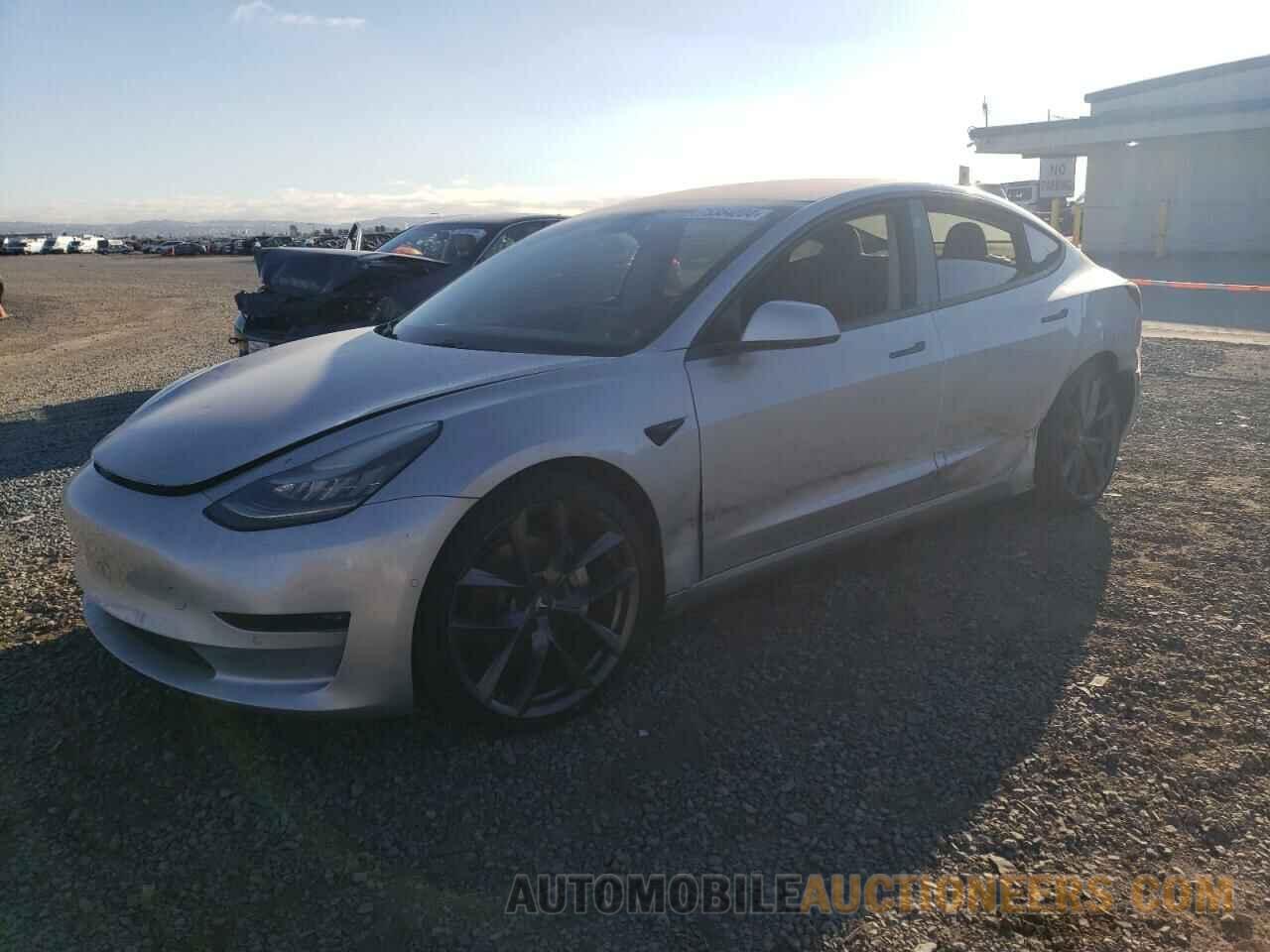 5YJ3E1EA4JF019160 TESLA MODEL 3 2018