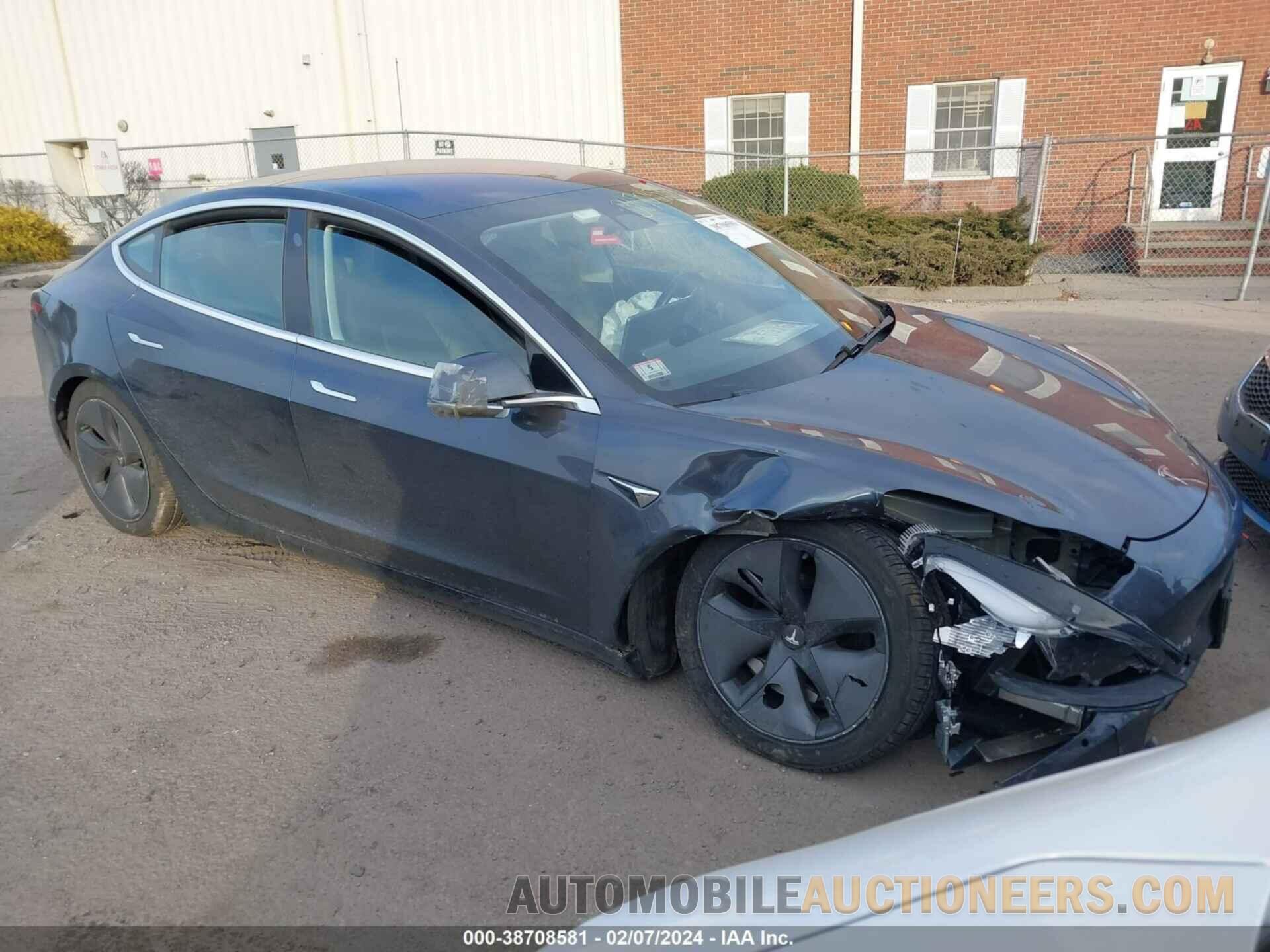 5YJ3E1EA4JF021927 TESLA MODEL 3 2018