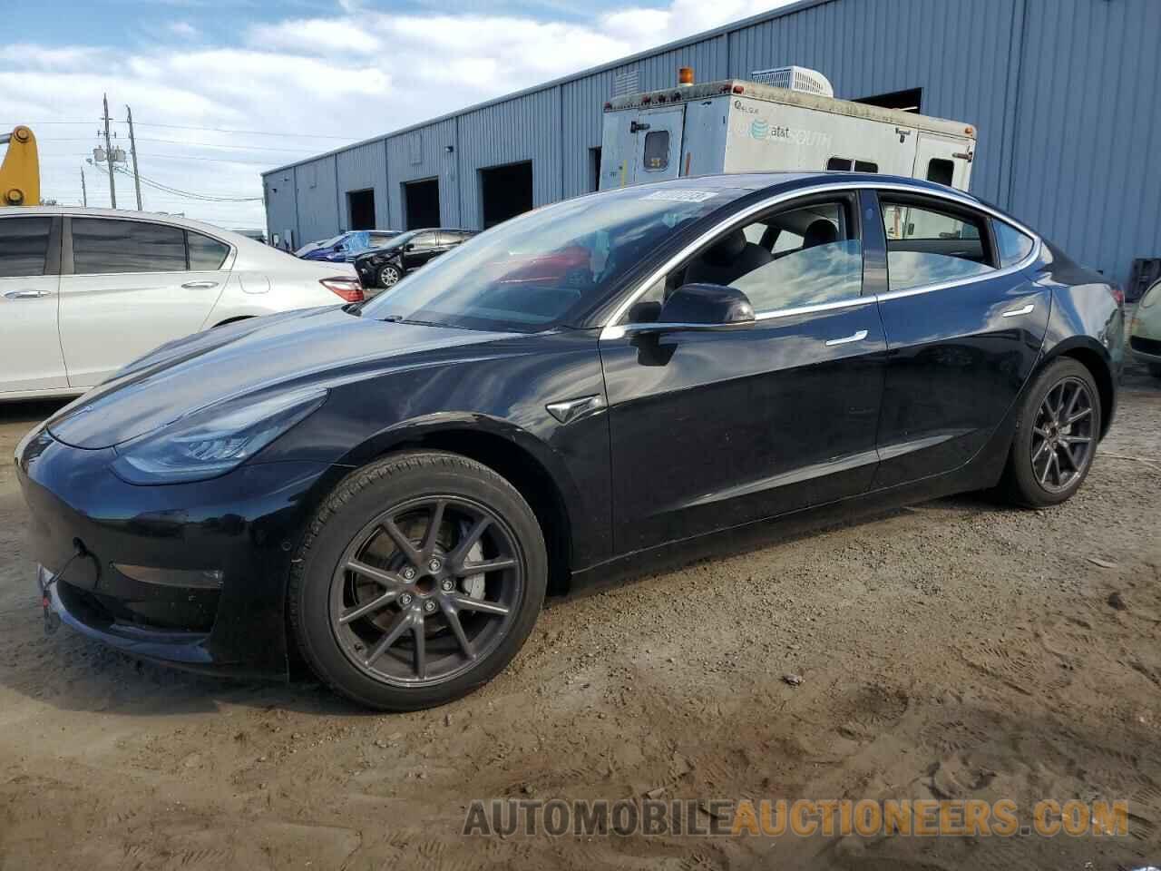 5YJ3E1EA4JF033043 TESLA MODEL 3 2018