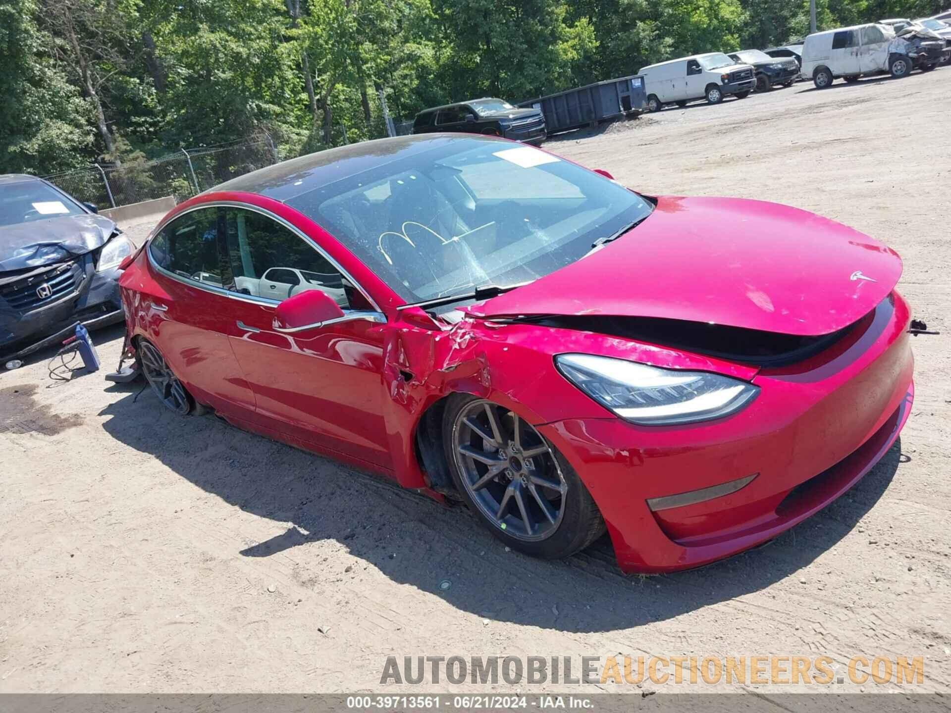 5YJ3E1EA4KF299048 TESLA MODEL 3 2019