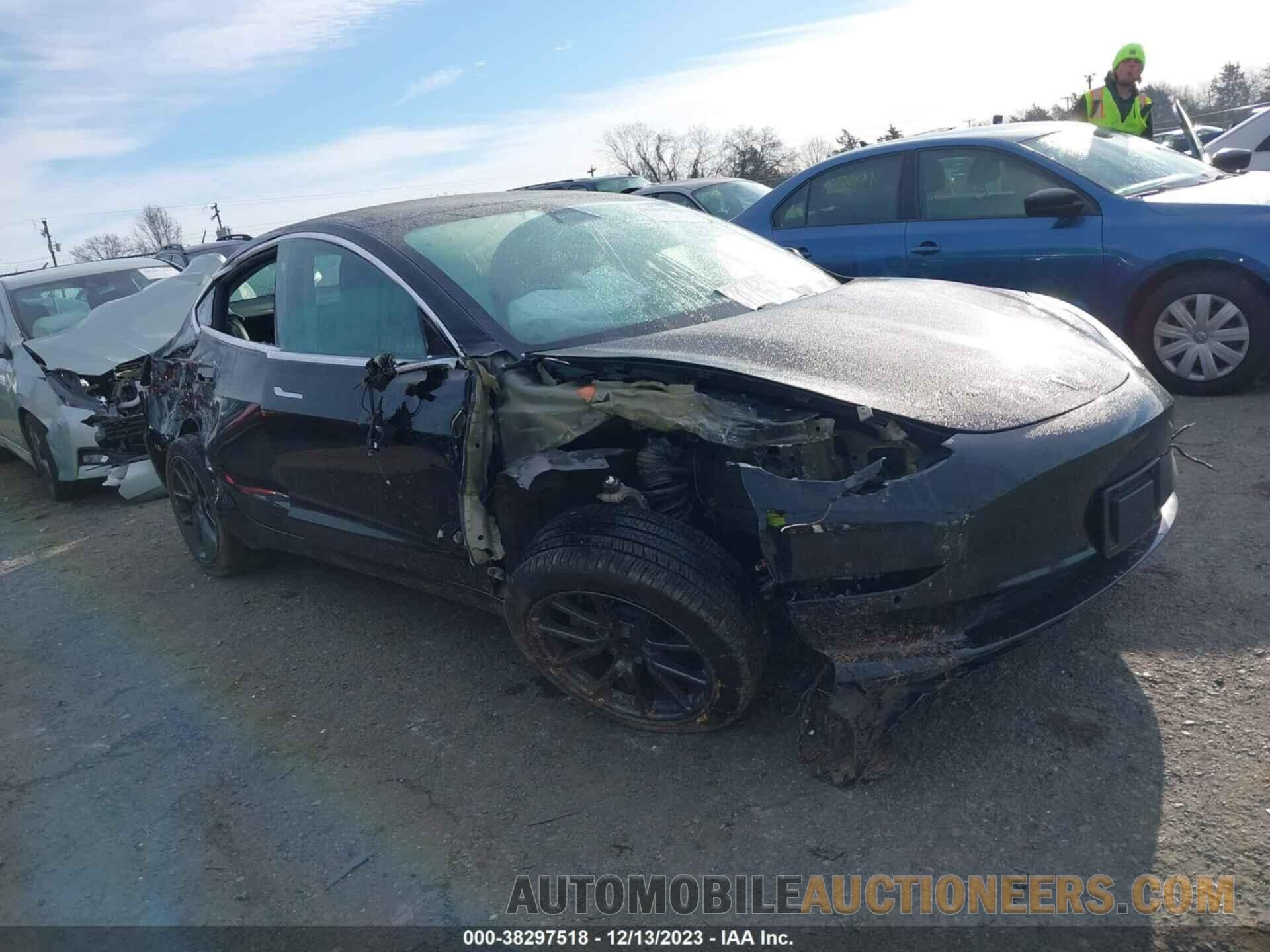 5YJ3E1EA4KF395598 TESLA MODEL 3 2019