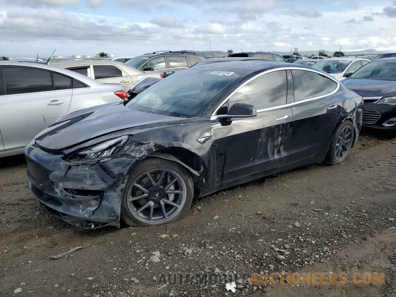 5YJ3E1EA4KF399098 TESLA MODEL 3 2019